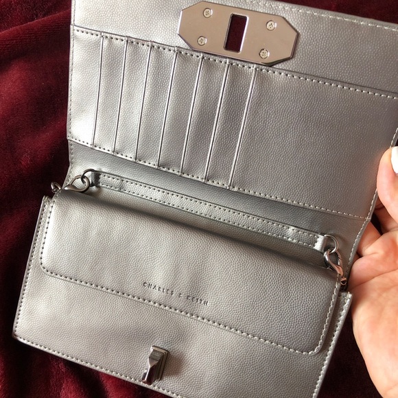 Bag - Picture 2 of 5